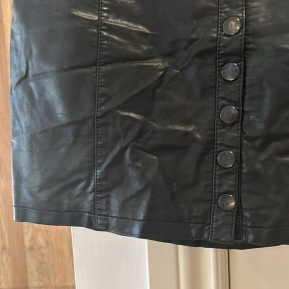FREE PEOPLE Oh Snap Vegan Leather Miniskirt 8 - Picture 5 of 12